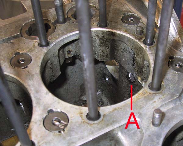 Idler shaft bolt